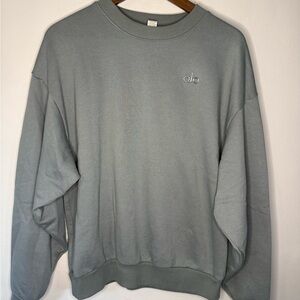 ALO Yoga Accolade Crew Neck Pullover in Cosmic Grey
